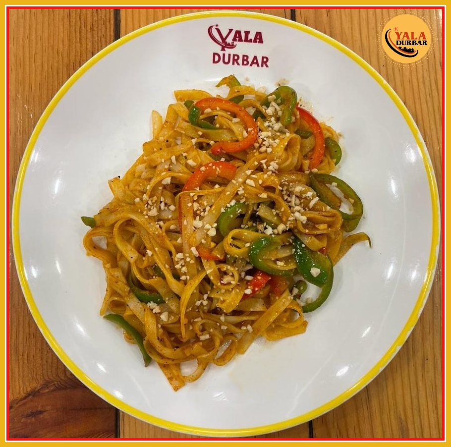 Pad Thai Noodles (live)