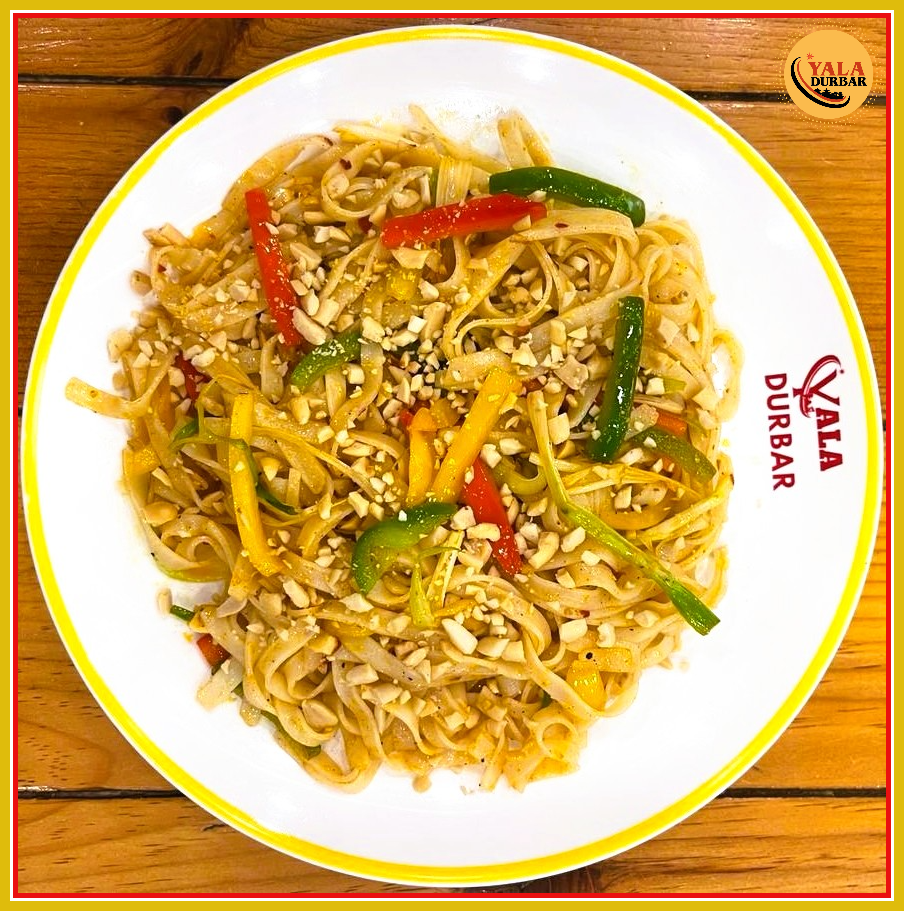 Pad Thai Noodles (live)